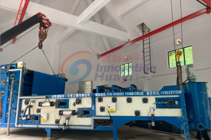 湖北市政污泥處理項(xiàng)目帶機(jī)安裝現(xiàn)場(chǎng)